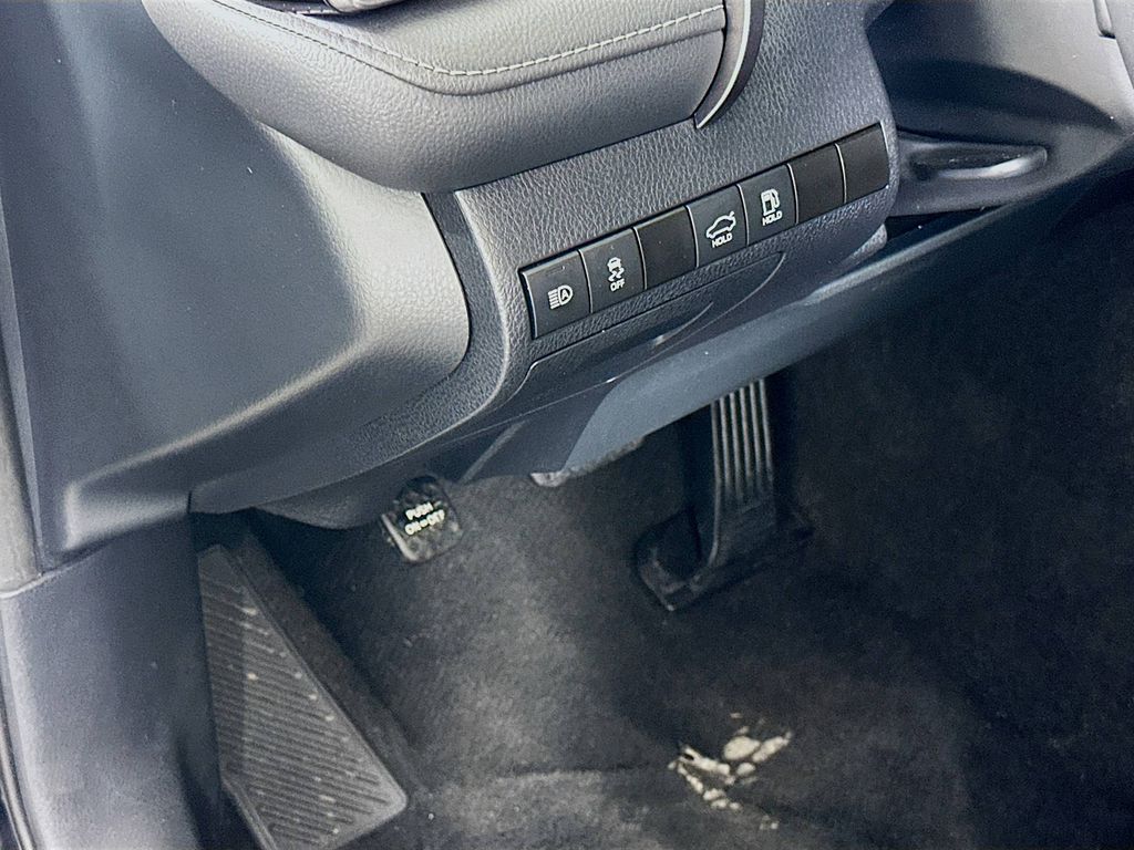 Thumbnail: 2024 Toyota Camry - 10