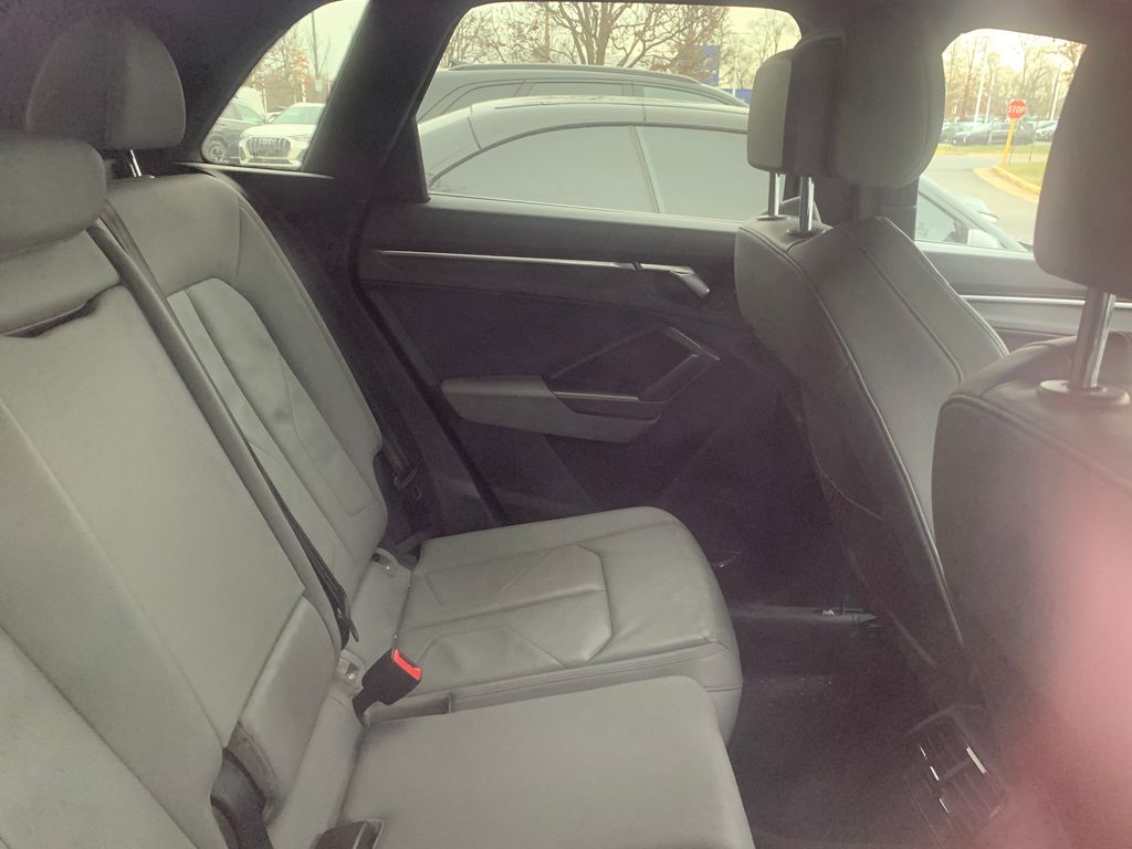 Thumbnail: 2020 Audi Q3 - 12