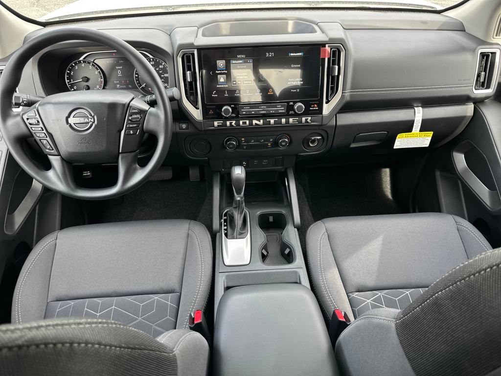 2025 Nissan Frontier SV photo