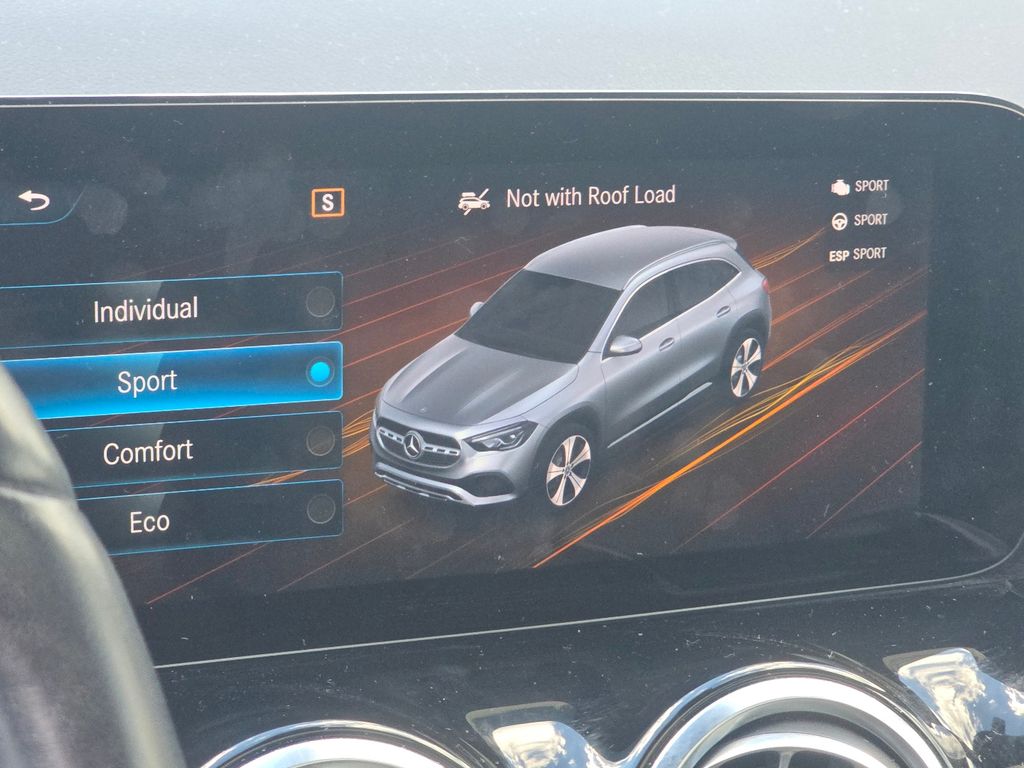 Used 2022 Black Mercedes-Benz GLA 250 image 31
