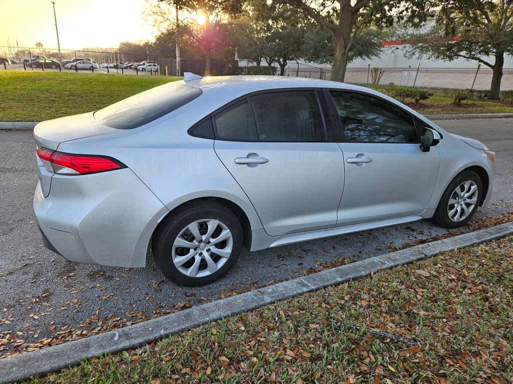 2023 Toyota Corolla LE 5