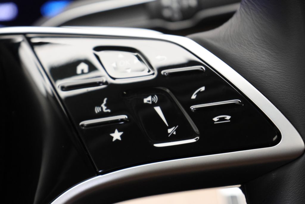 Thumbnail: 2026 Mercedes-Benz GLE - 22