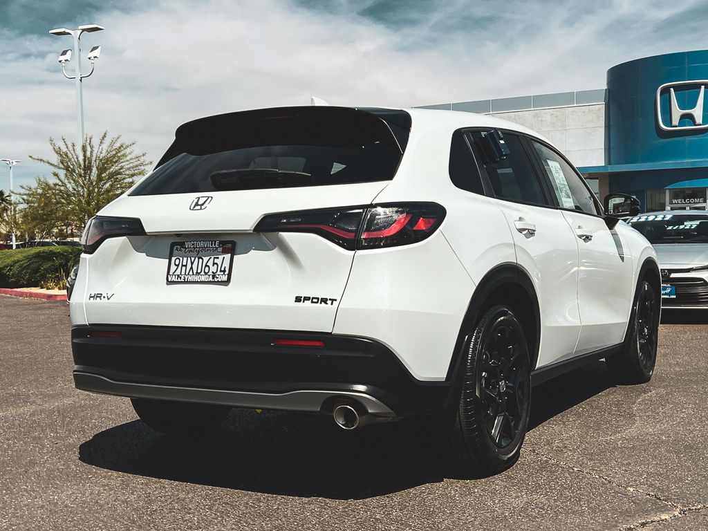 View vehicle photo 4