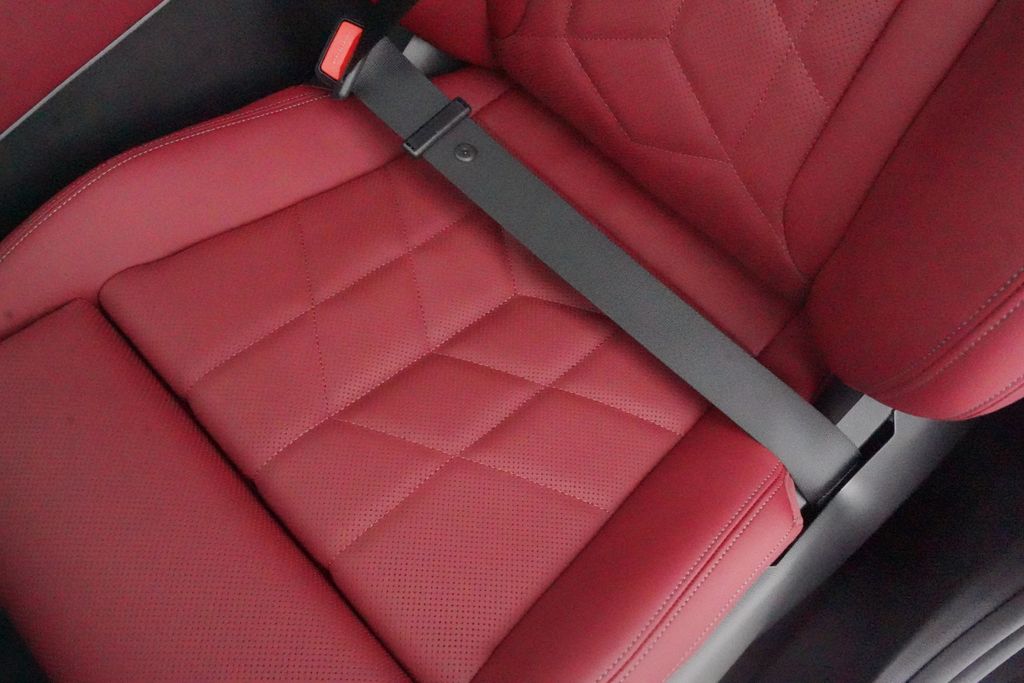 2025 BMW i5 eDrive40 12
