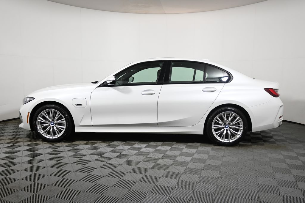 Thumbnail: 2023 BMW 3 Series - 2