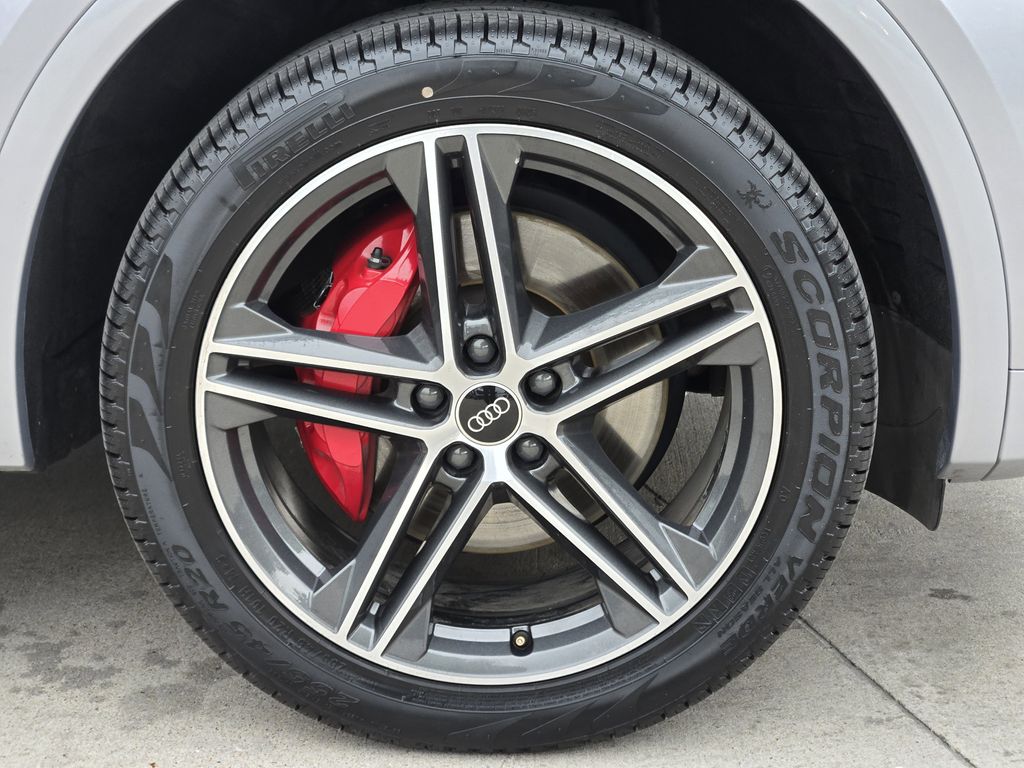 used 2025 Audi Q5 e car, priced at $41,191