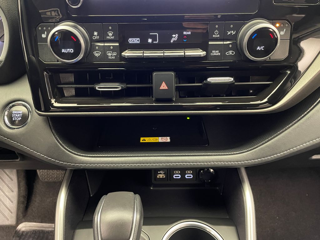 2023 Toyota Highlander XLE 27