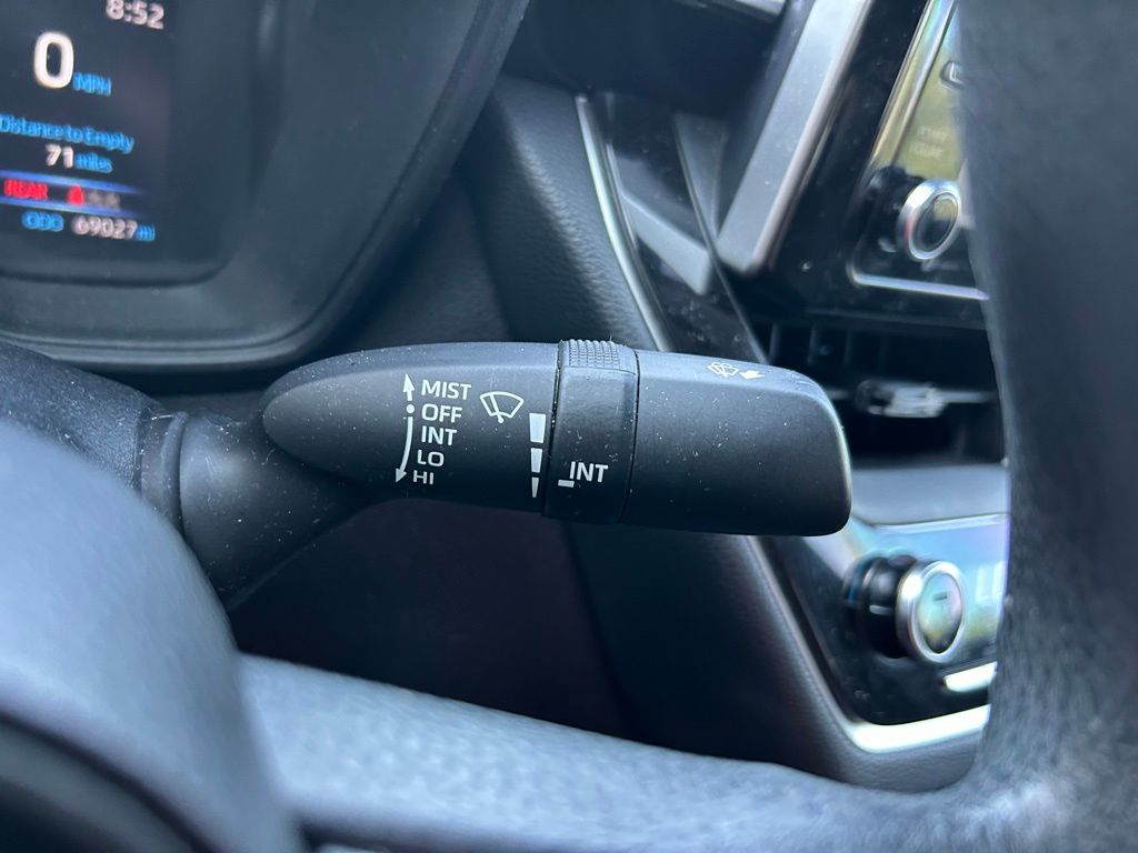 2021 Toyota Corolla LE 20