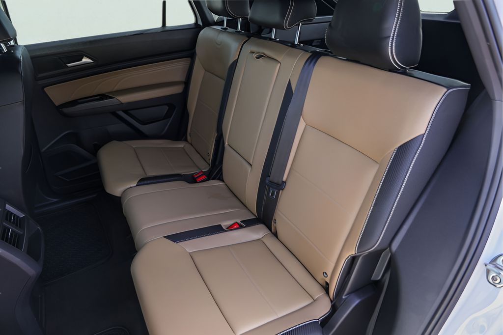 Used Car 2023 Volkswagen Atlas Cross Sport  2.0t Se W/technology For Sale Under $30,000 In Austin, Texas