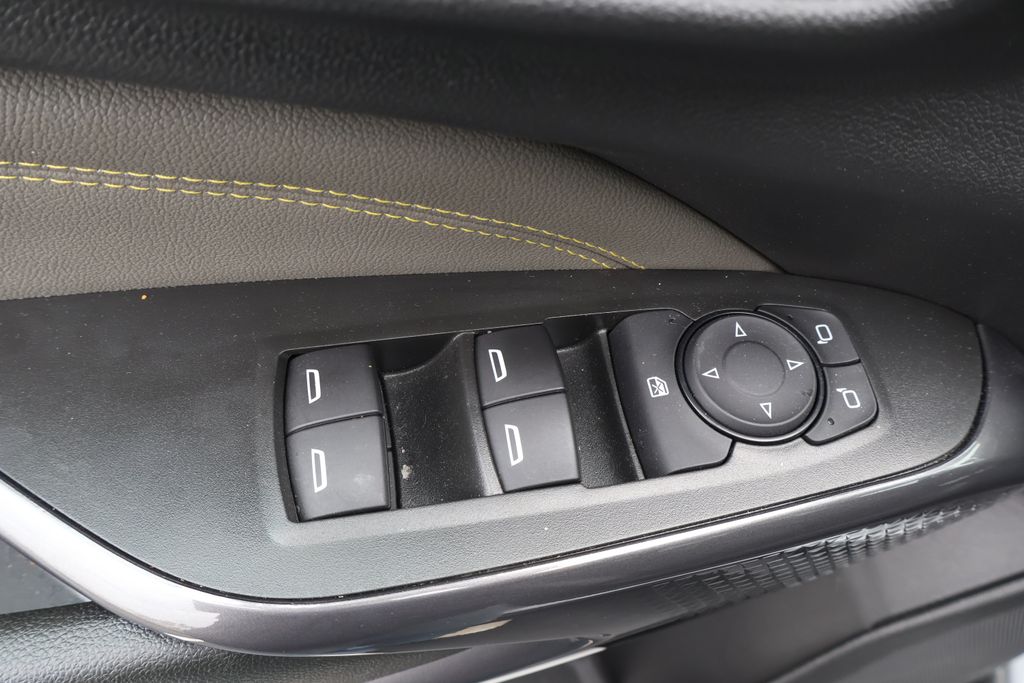 Thumbnail: 2025 Chevrolet Trax - 12