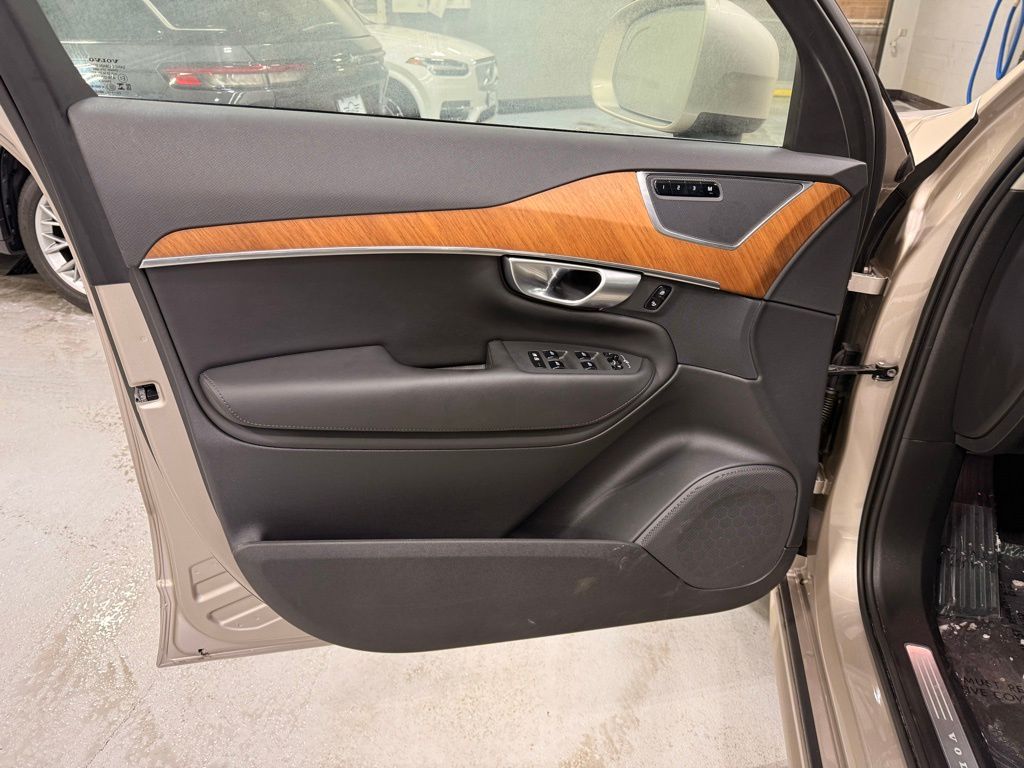 Thumbnail: 2024 Volvo XC90 - 10