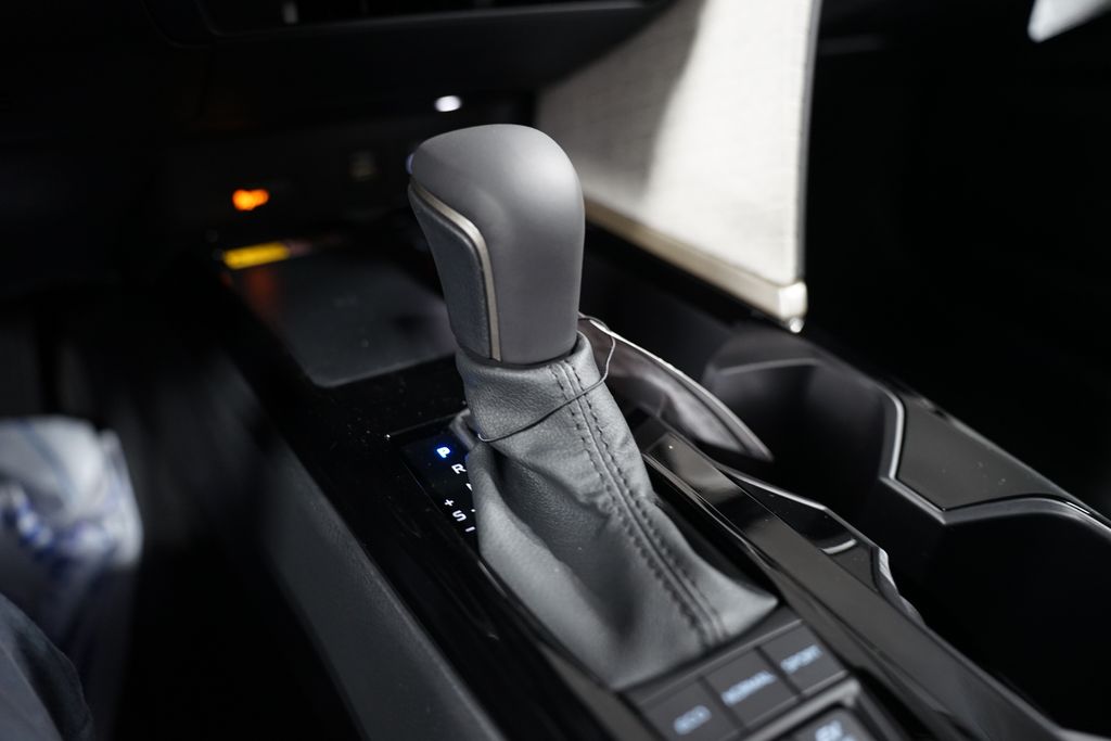 Thumbnail: 2025 Toyota Camry - 22
