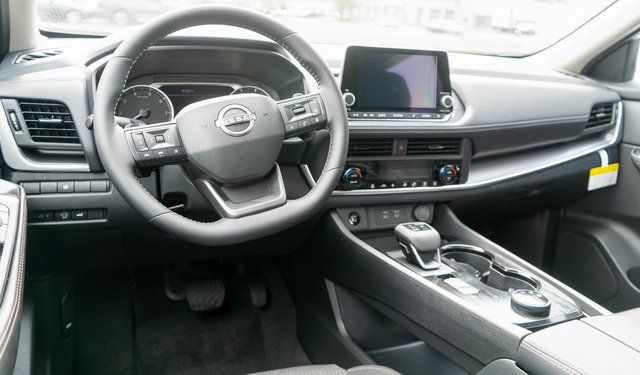 2026 Nissan Rogue SV - 8