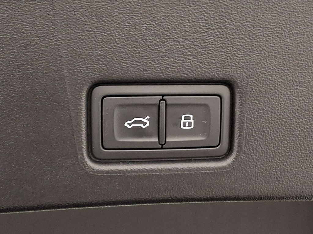 Thumbnail: 2023 Audi Q4 e-tron - 28