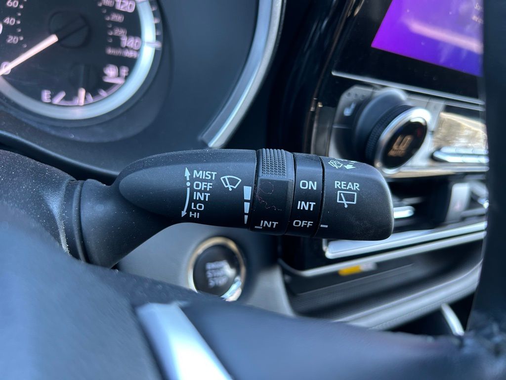 Thumbnail: 2023 Toyota Highlander - 22