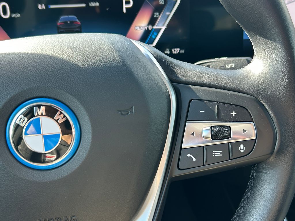 Thumbnail: 2023 BMW i4 - 20