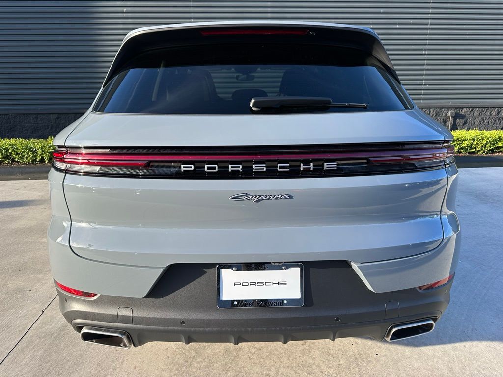 Thumbnail: 2026 Porsche Cayenne - 12