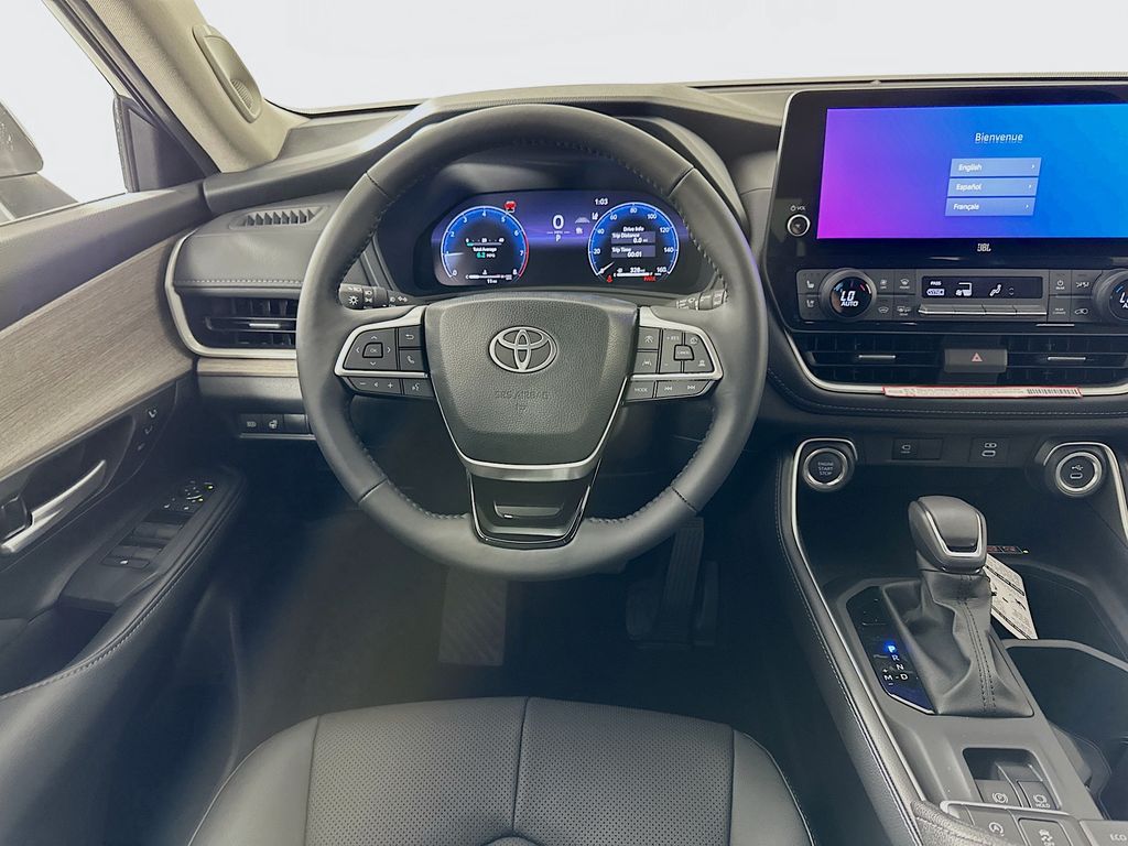 2025 Toyota Grand Highlander Limited 18
