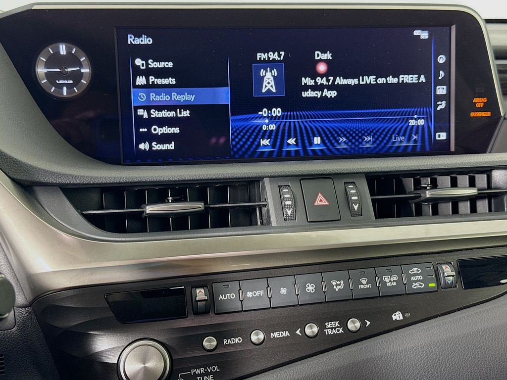Thumbnail: 2021 Lexus ES - 15
