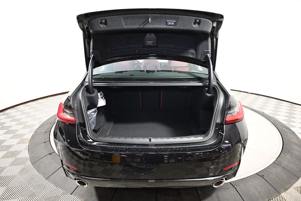 Thumbnail: 2025 BMW 3 Series - 10