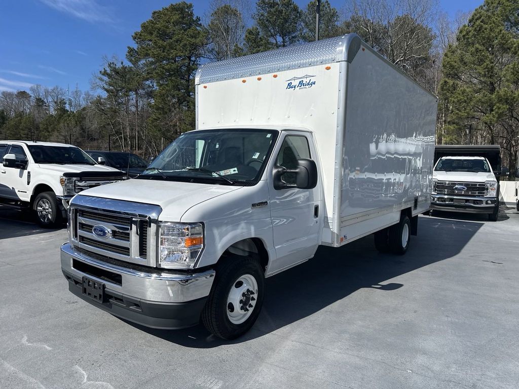 2024 Ford E-450SD Base 3