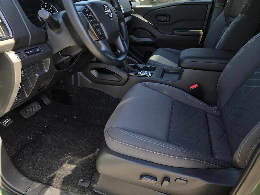 2026 Nissan Frontier SV - Photo 16