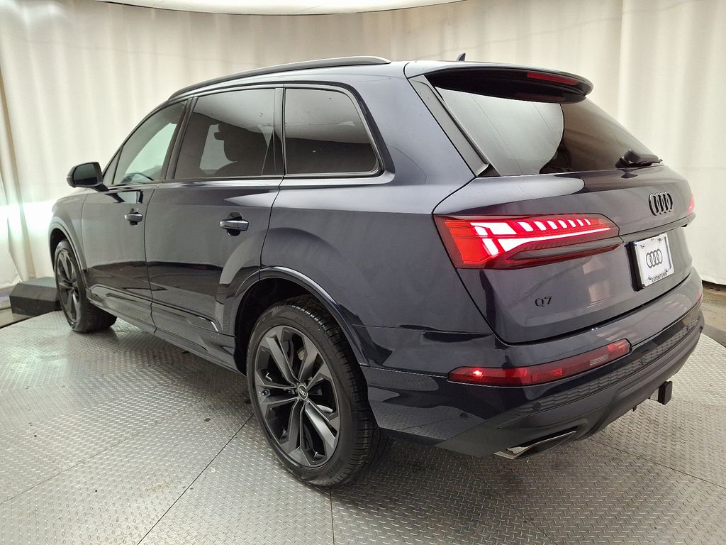 2025 Audi Q7  4