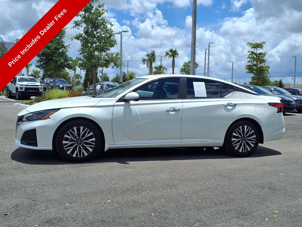 Used 2024 Nissan Altima Sedan