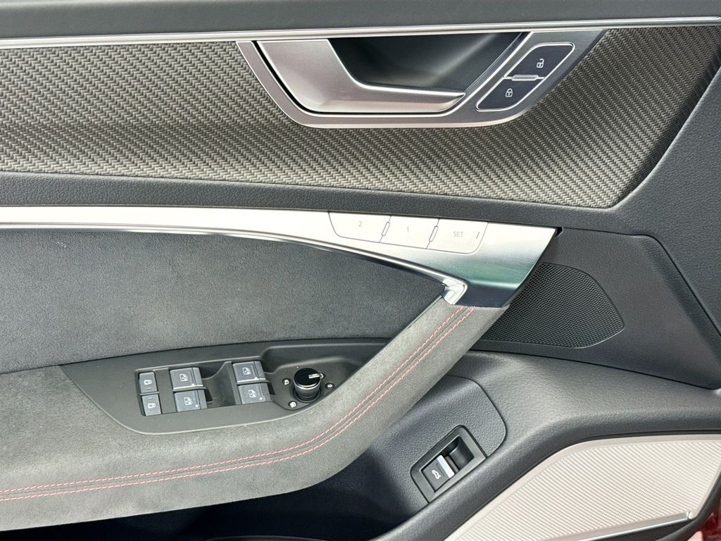 Thumbnail: 2025 Audi RS 7 - 22