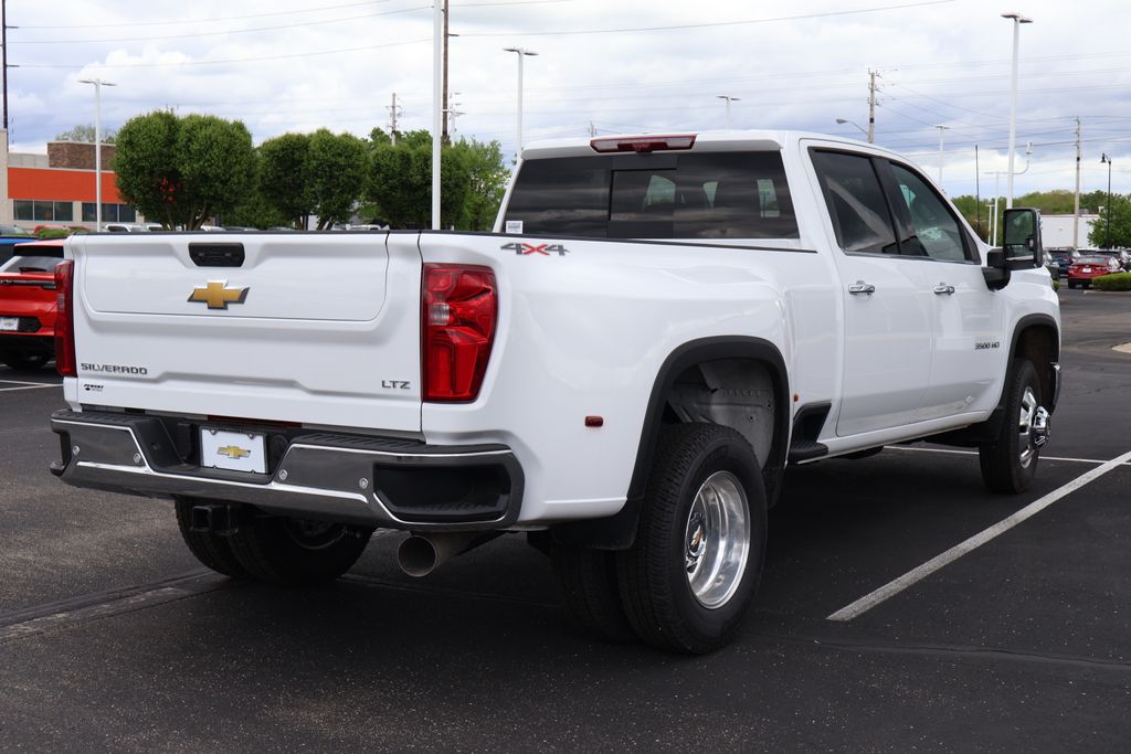 2025 Chevrolet Silverado 3500 LTZ 8