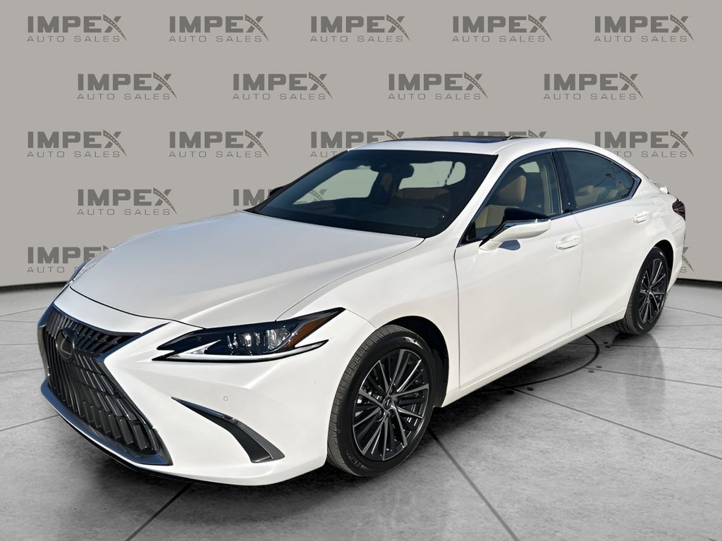 2023 Lexus ES 300h's photo
