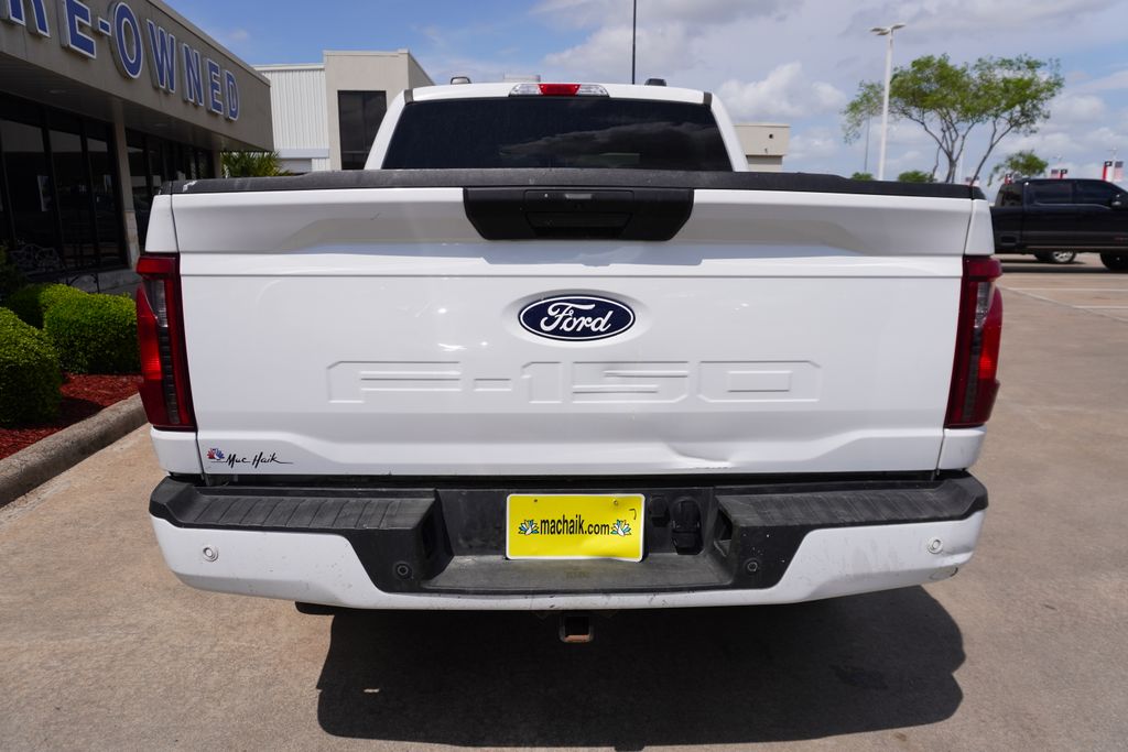 View vehicle photo 5