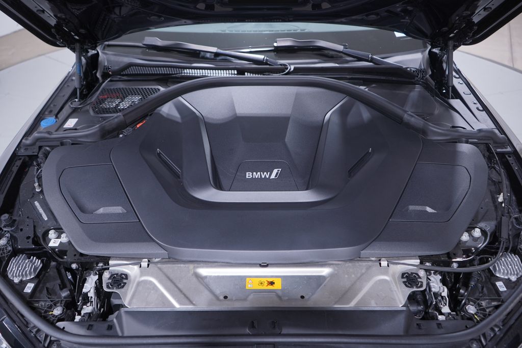 Thumbnail: 2023 BMW i4 - 24
