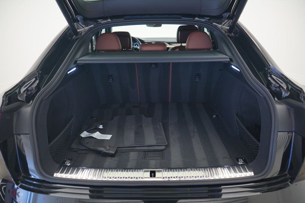 Thumbnail: 2022 Audi e-tron GT - 11