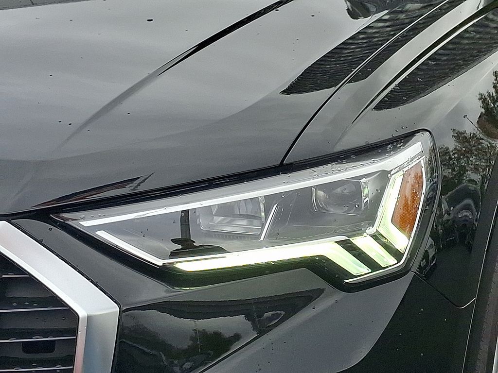 Thumbnail: 2025 Audi Q3 - 6