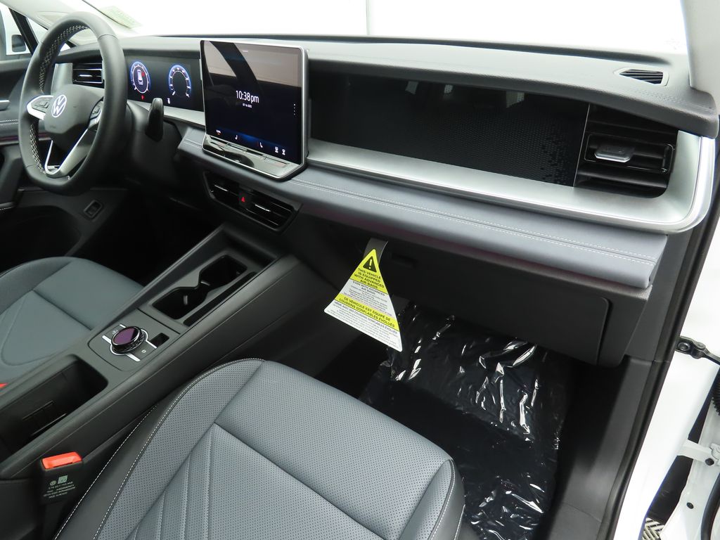 Thumbnail: 2025 Volkswagen Tiguan - 18
