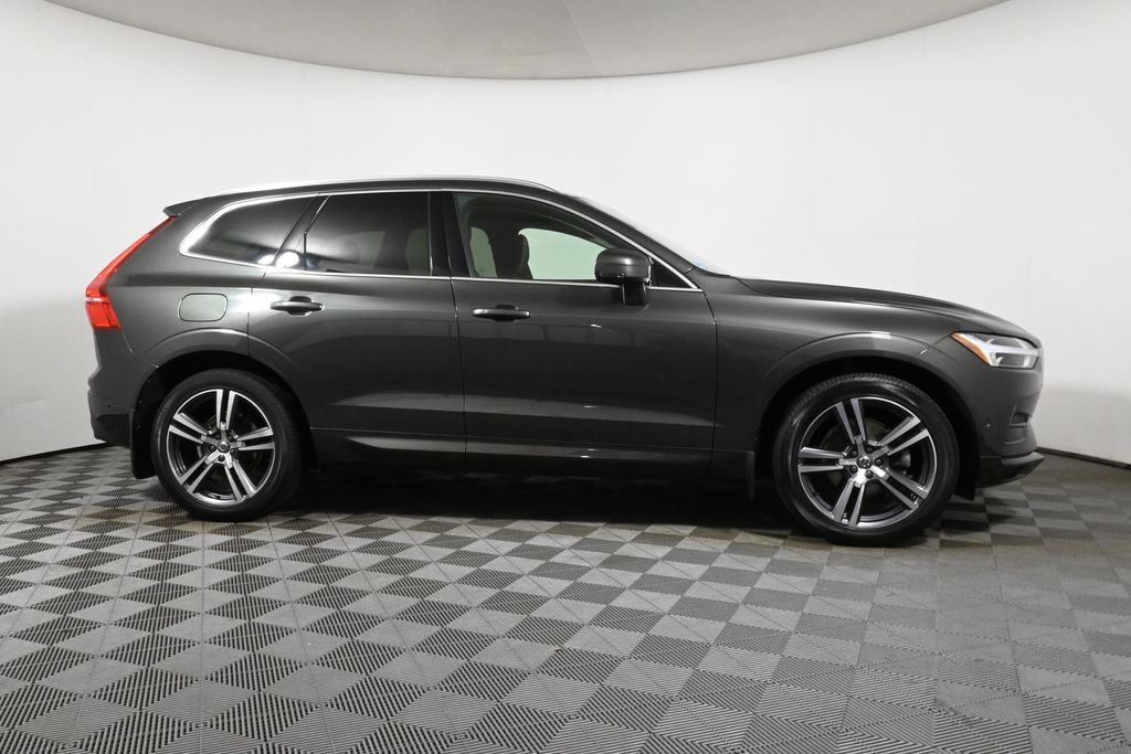 Thumbnail: 2018 Volvo XC60 - 8