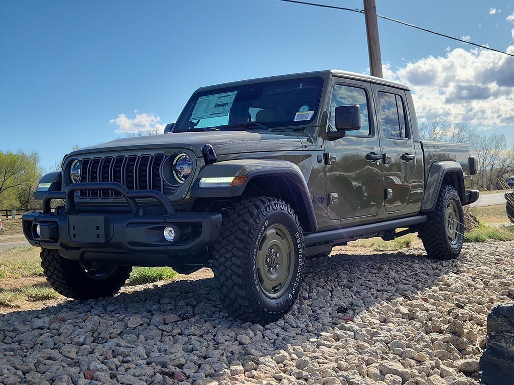 View vehicle photo 4