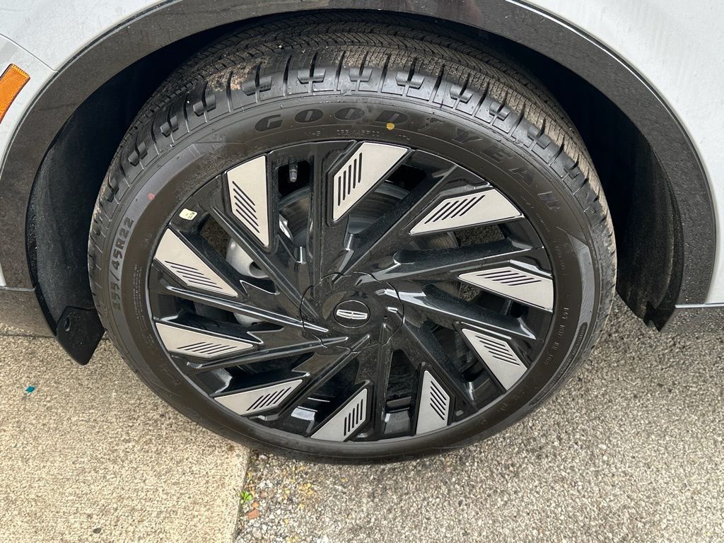 View vehicle photo 6