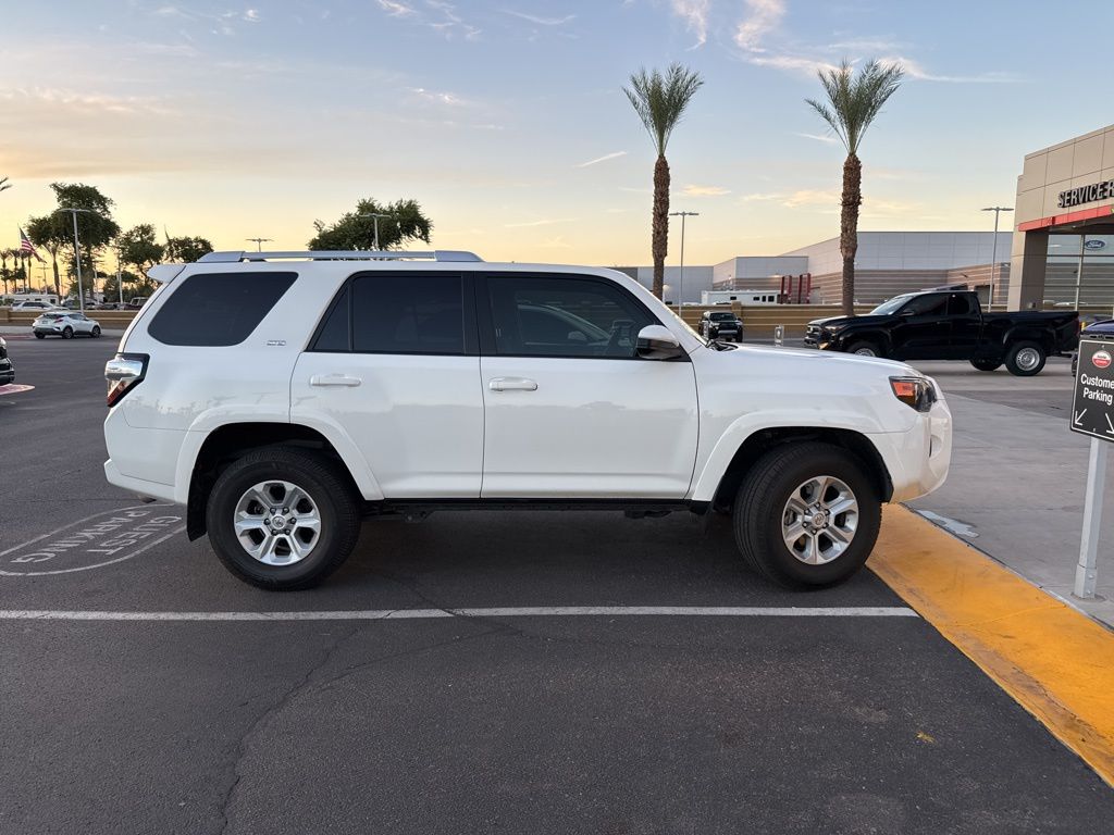 Thumbnail: 2017 Toyota 4Runner - 6