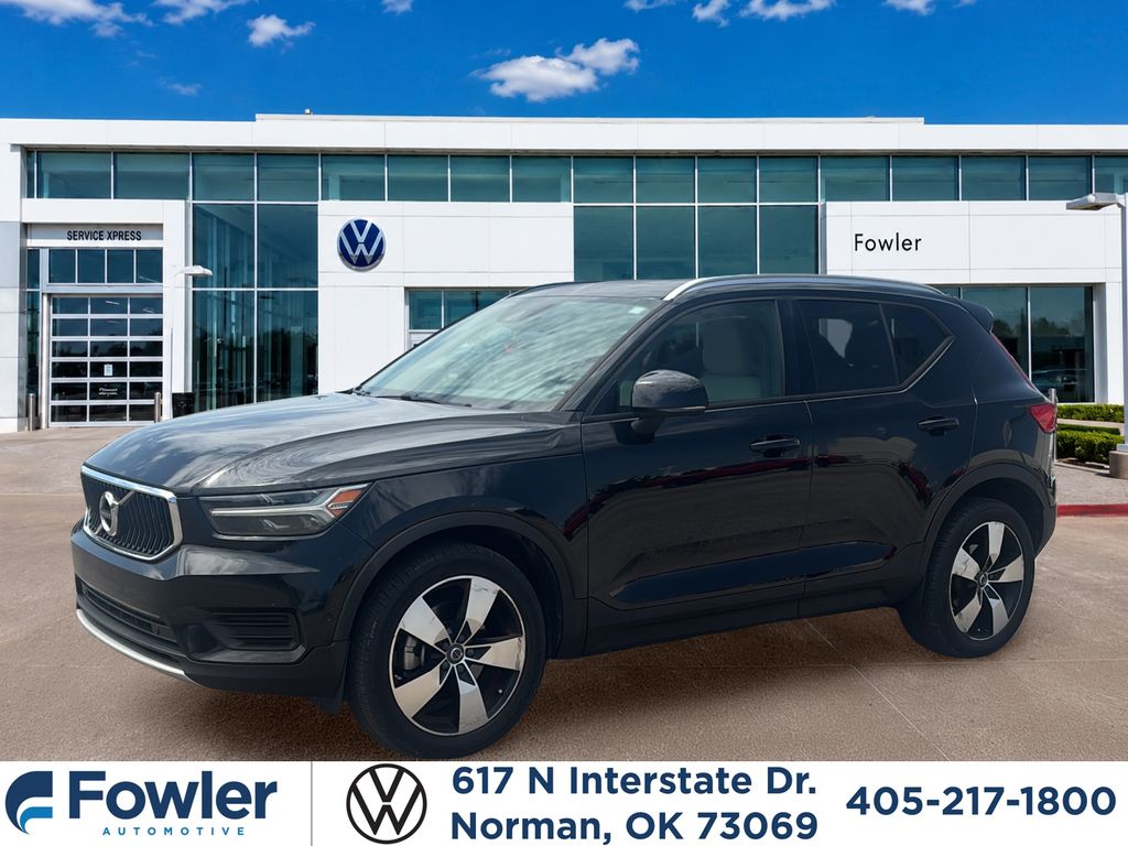 2019 Volvo XC40 T5 Momentum AWD