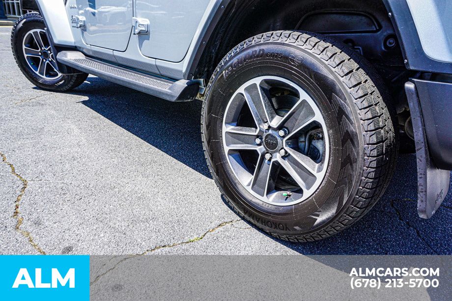 Used 2023 Silver Jeep Sahara image 16
