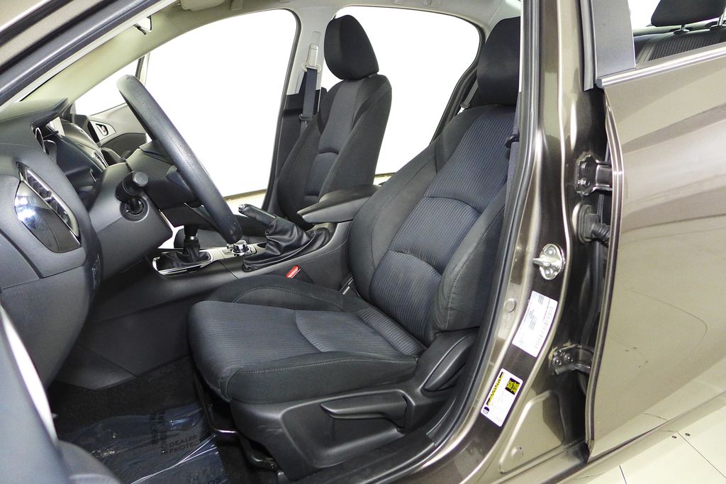 Thumbnail: 2016 Mazda Mazda3 - 21