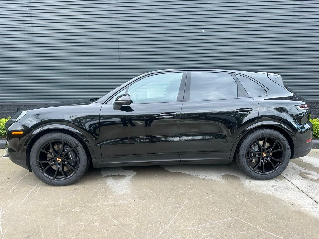 Thumbnail: 2026 Porsche Cayenne - 2
