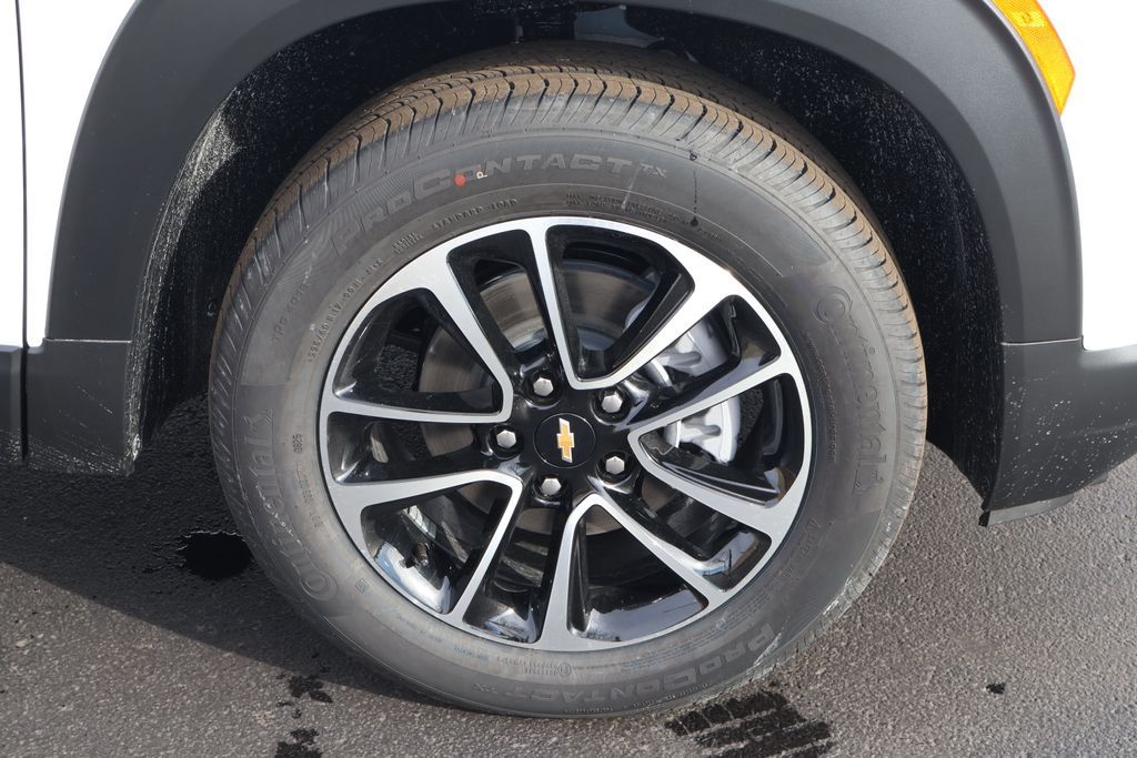 Thumbnail: 2026 Chevrolet TrailBlazer - 11