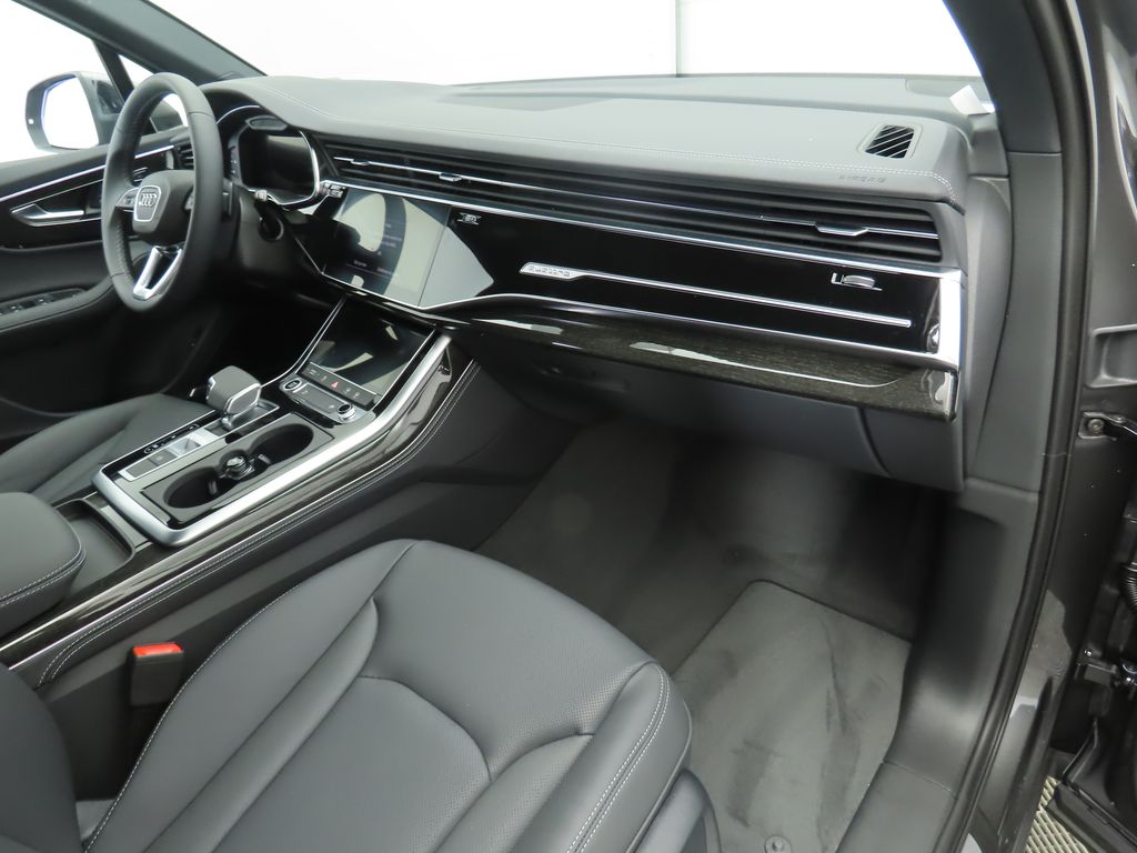 2025 Audi Q7  19