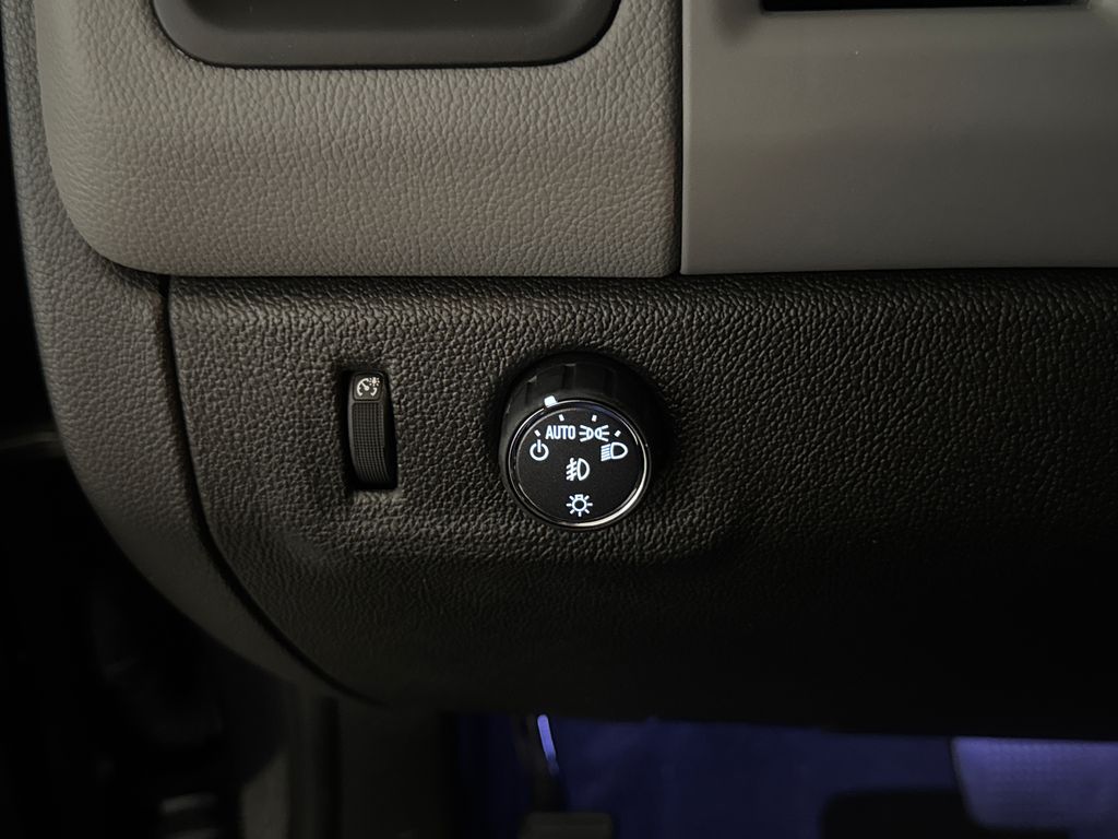 Used 2019 Gray Chevrolet LT image 18