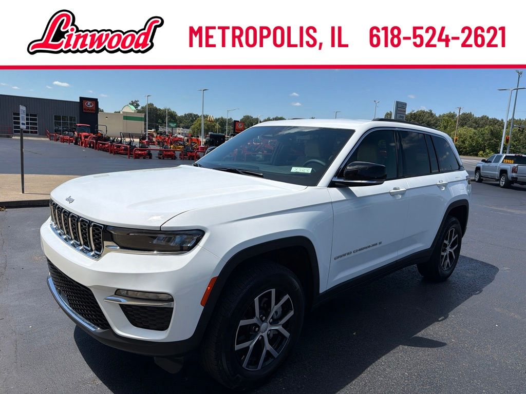 Bright White Clearcoat 2025 Jeep Grand Cherokee SUV / Crossover Four-Wheel Drive 8-Speed Automatic