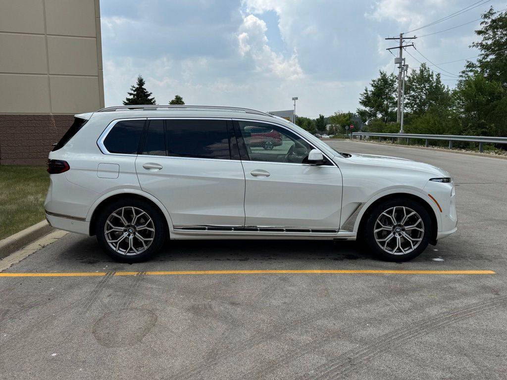 Used 2026 Alpine White BMW xDrive40i image 3