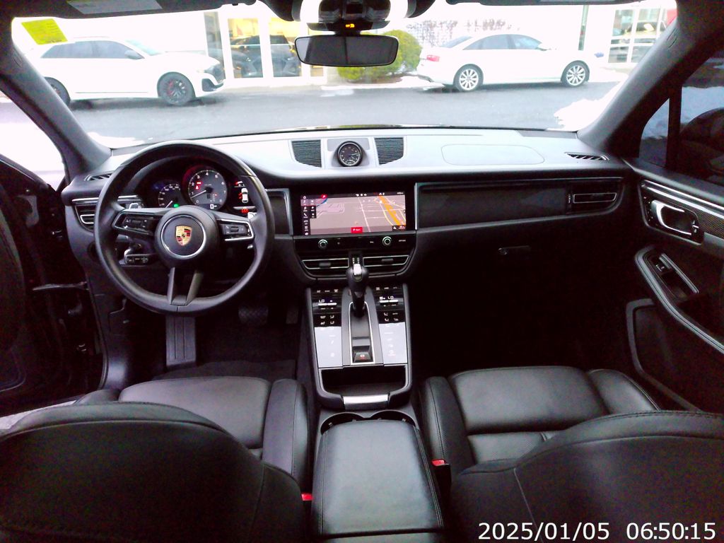 Thumbnail: 2023 Porsche Macan - 17